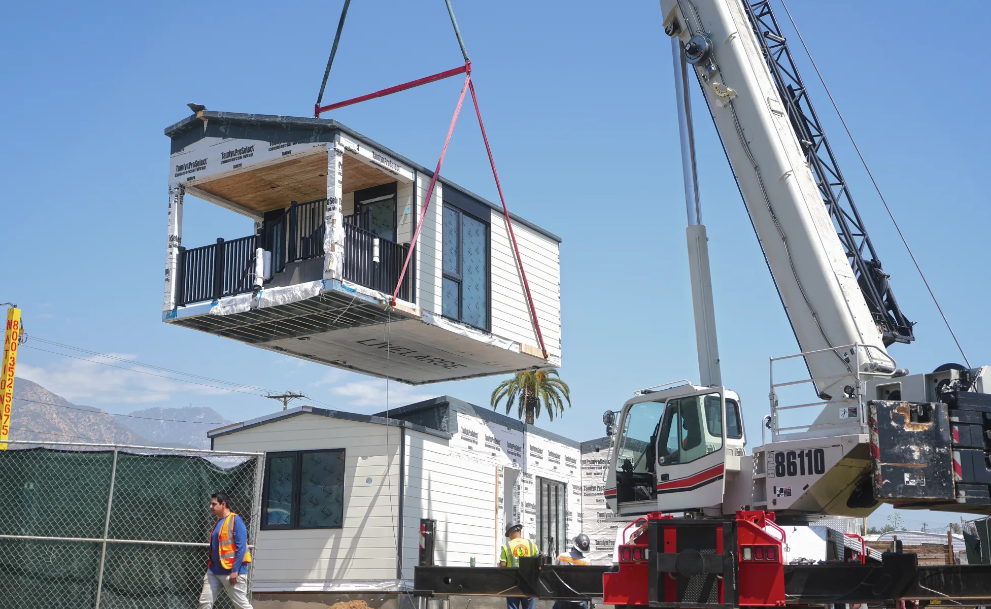 livelarge-altadena-delivered-02